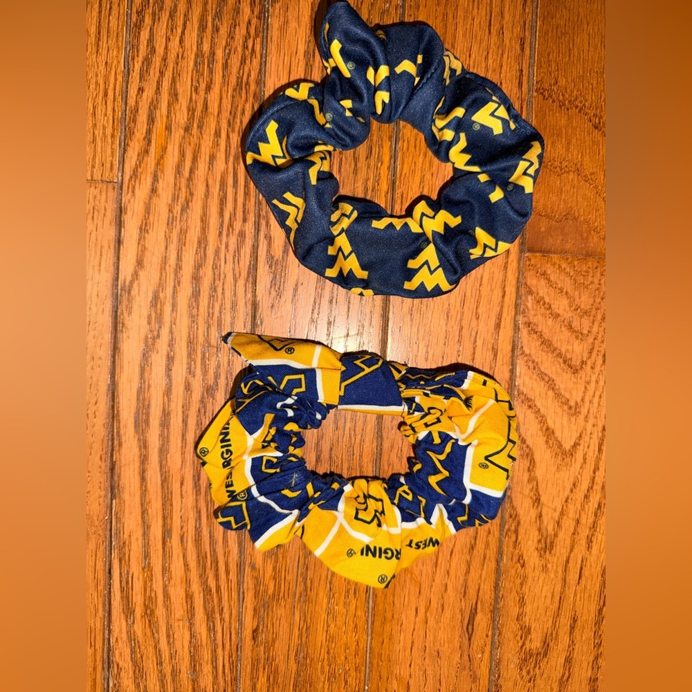 Women’s NWOT West Virginia University Scrunchies